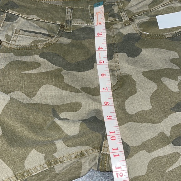 DIP skinny fit high rise camo denim. Size 7 - Picture 6 of 12